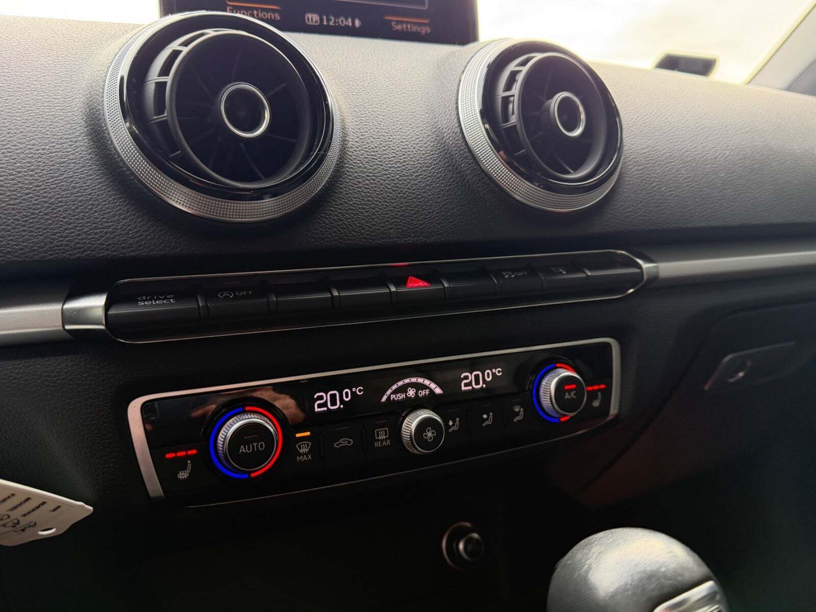 Hvid Audi A3 fra 2015