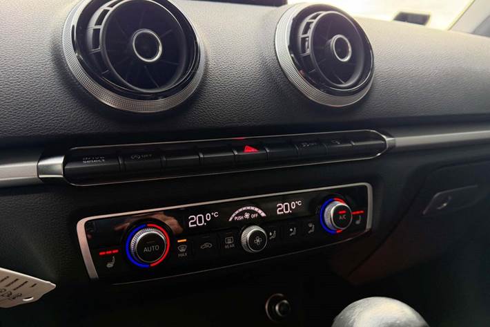 Hvid Audi A3 fra 2015