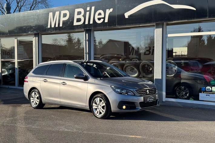 Grå Peugeot 308 fra 2018