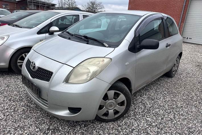 undefined Toyota Yaris fra 2006 set udefra
