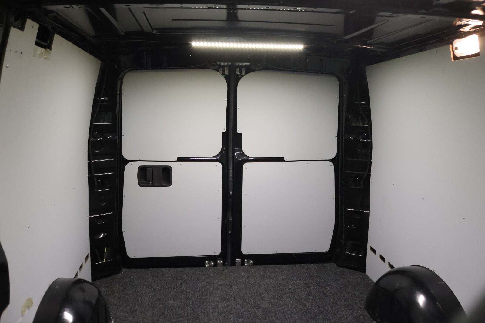 Sort Mercedes Vito 114 fra 2019