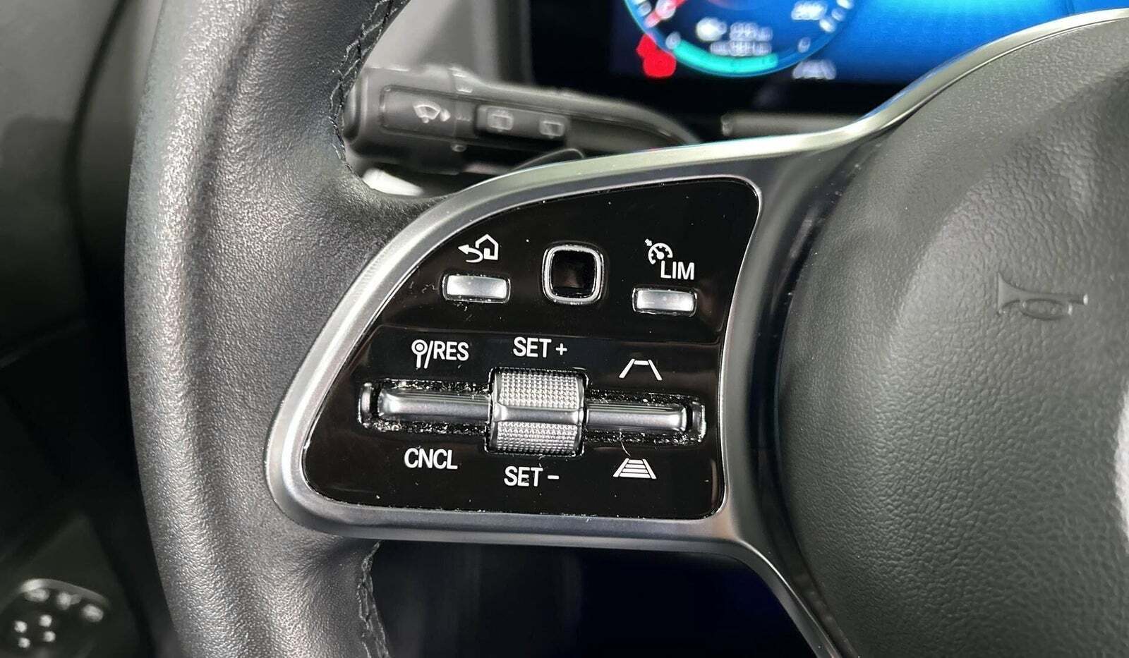 Grå Mercedes EQA250 fra 2022