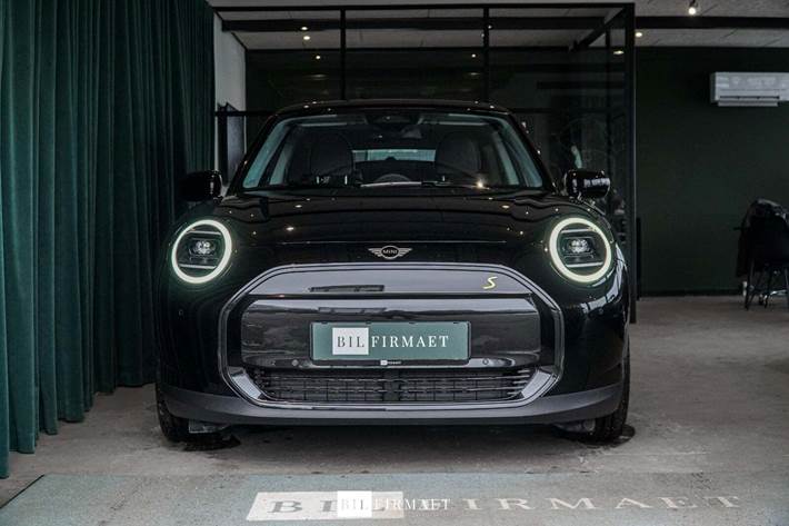 Sort Mini Cooper SE fra 2024
