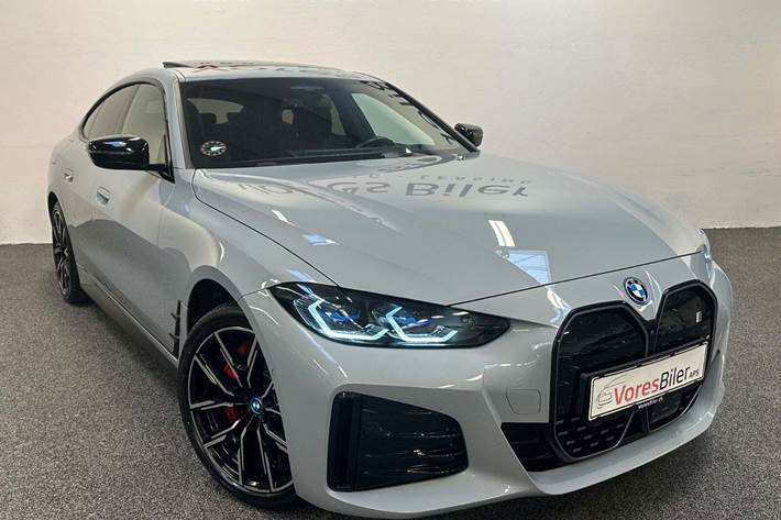 Grå BMW i4 fra 2024
