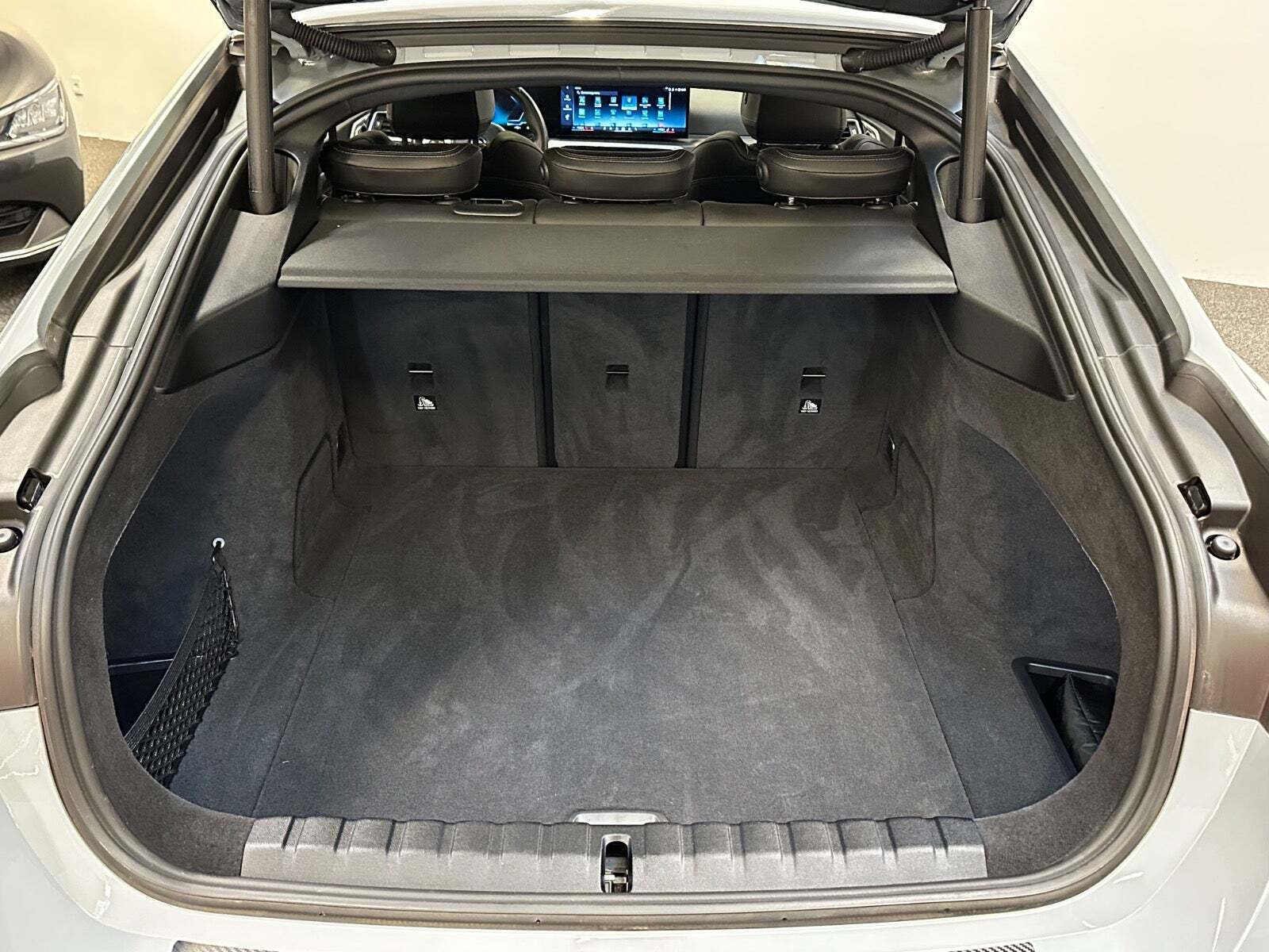 Grå BMW i4 fra 2024