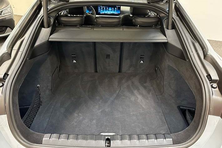 Grå BMW i4 fra 2024