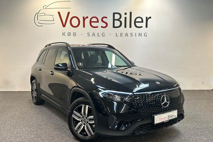 Sort Mercedes EQB250+ fra 2025 set udefra