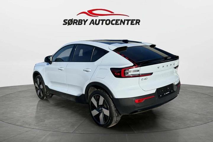 Blå Volvo C40 fra 2024