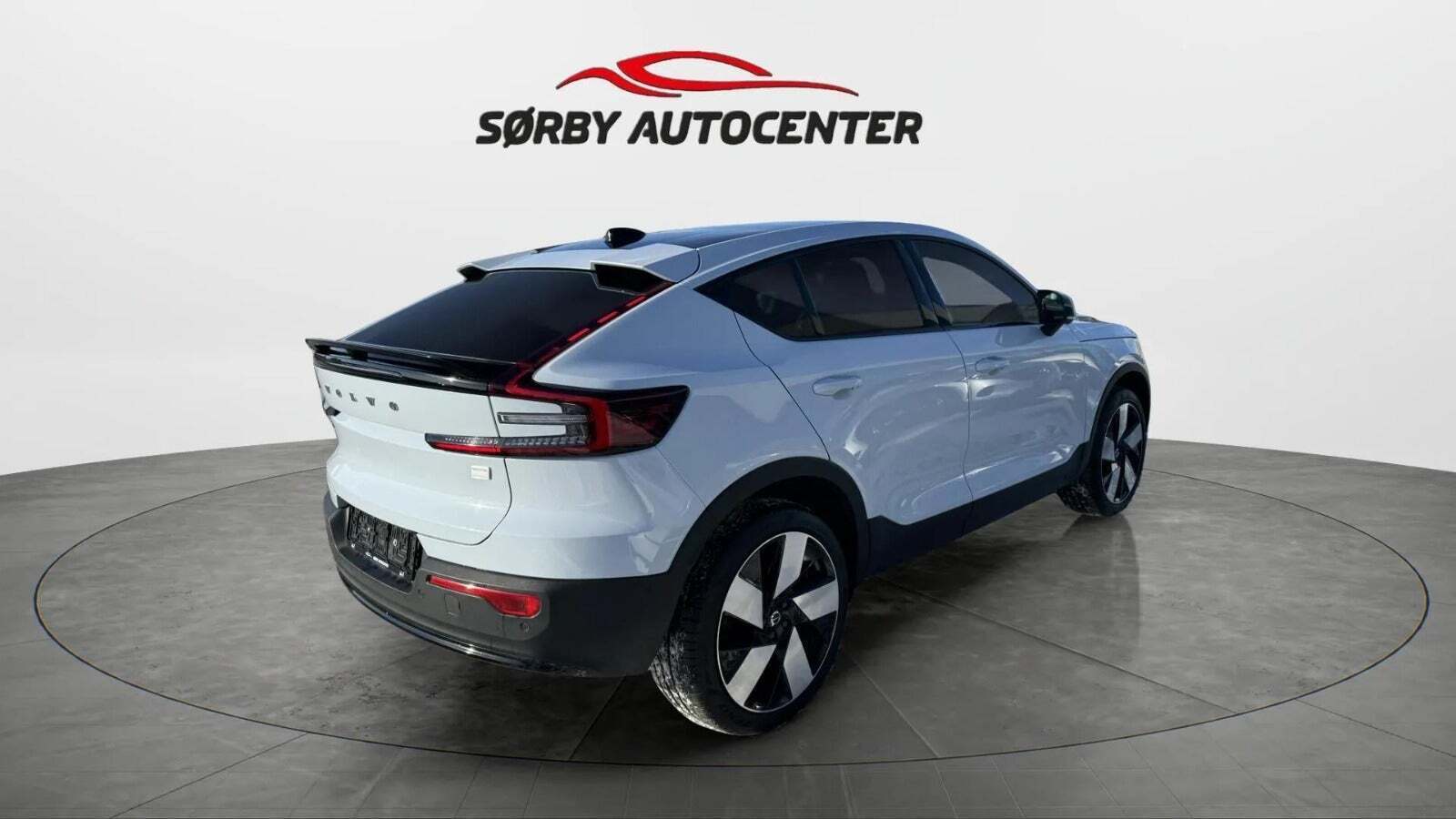 Blå Volvo C40 fra 2024
