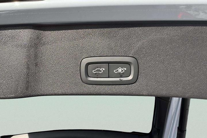 Blå Volvo C40 fra 2024