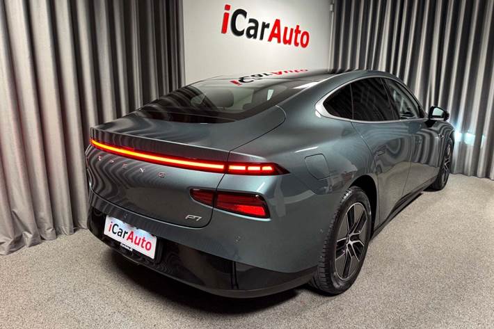 Grøn Xpeng P7 fra 2023