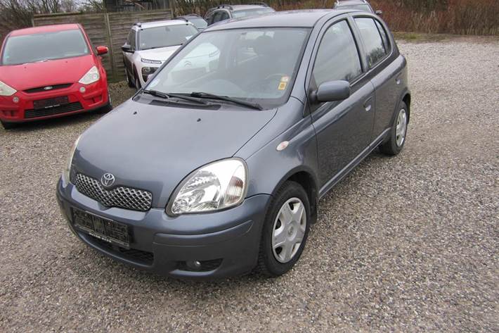 undefined Toyota Yaris fra 2004 set udefra