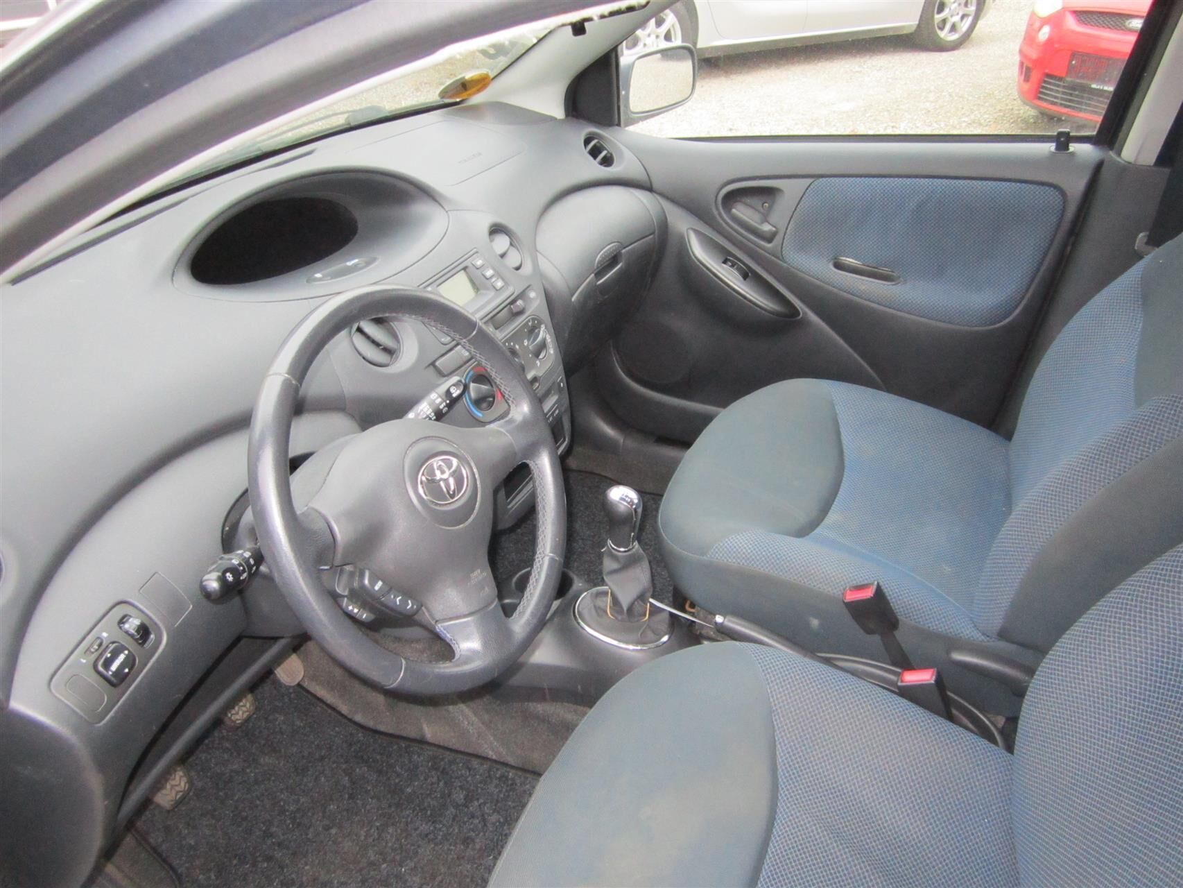 Toyota Yaris 1,0 Linea Terra MMT 68HK 5d