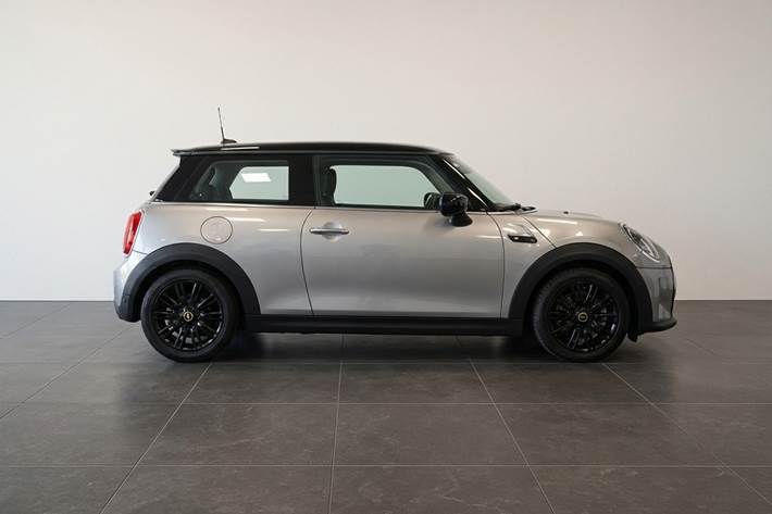Sølv Mini Cooper fra 2023