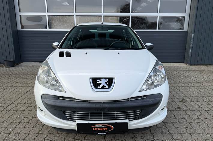 Hvid Peugeot 206+ fra 2010 set udefra
