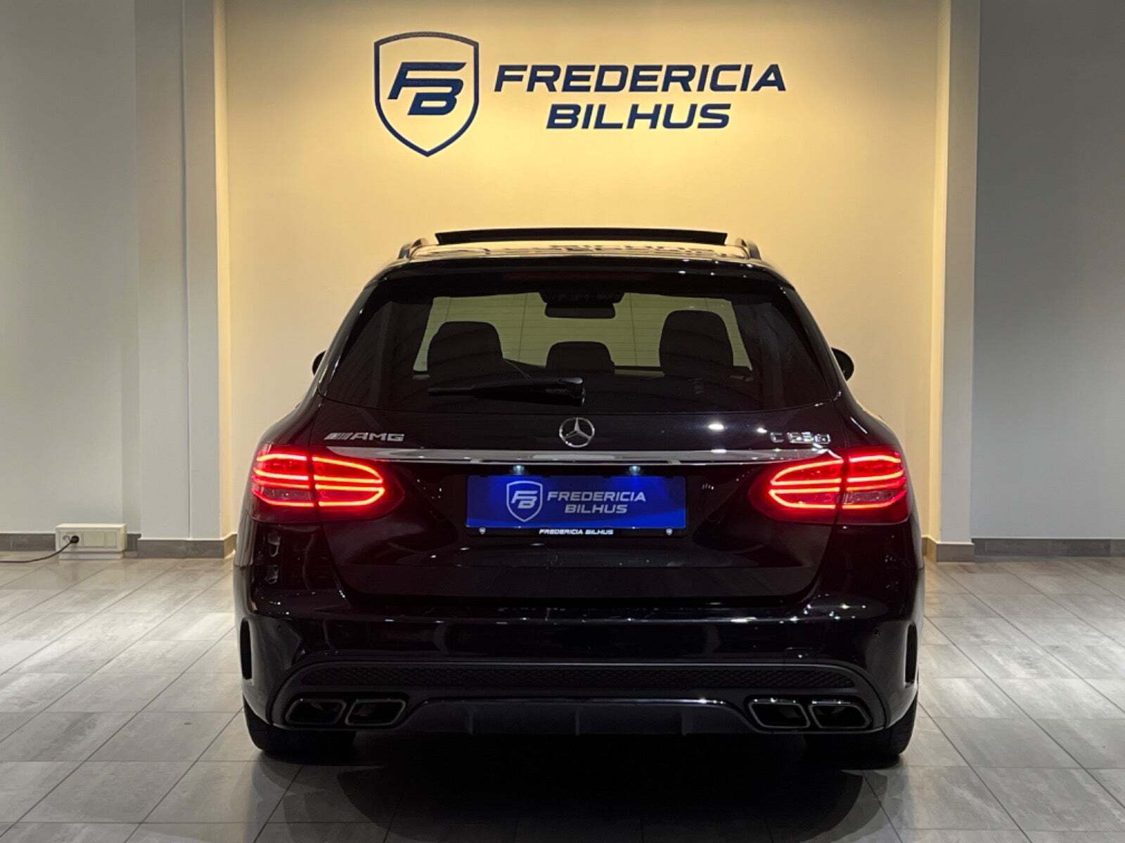 Mercedes C63 4,0 AMG S stc. aut.