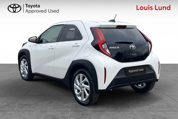 Hvid Toyota Aygo X fra 2025