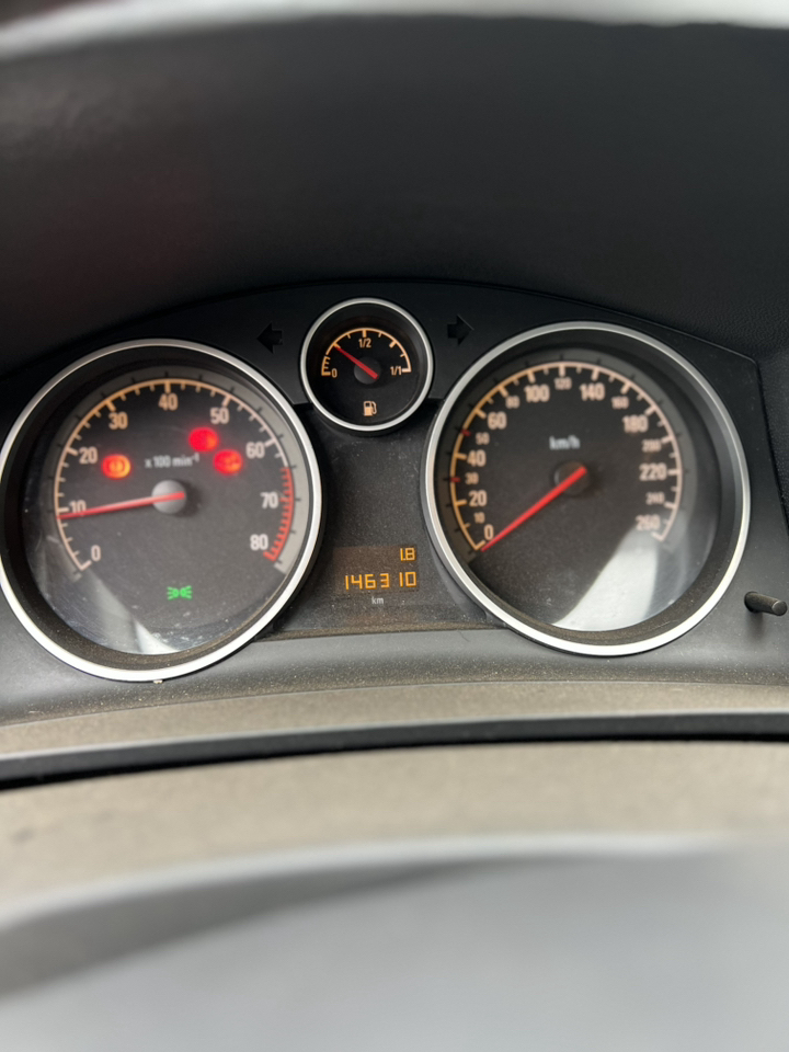 Sort Opel Zafira fra 2008