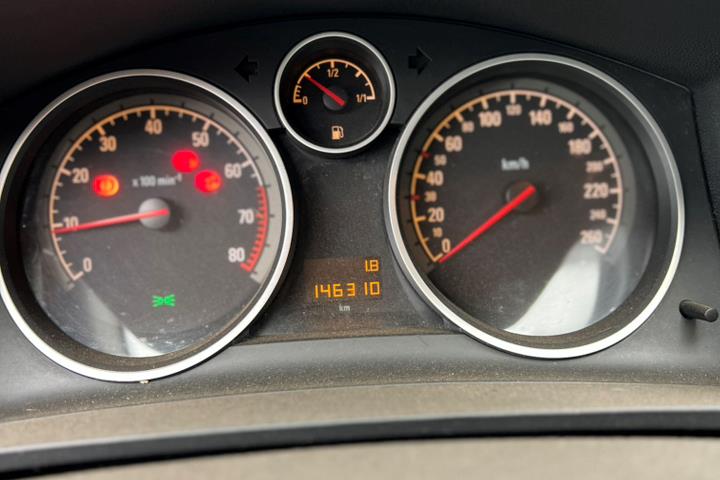 Sort Opel Zafira fra 2008