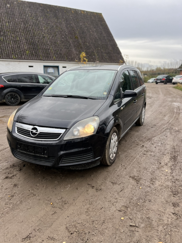 Sort Opel Zafira fra 2008