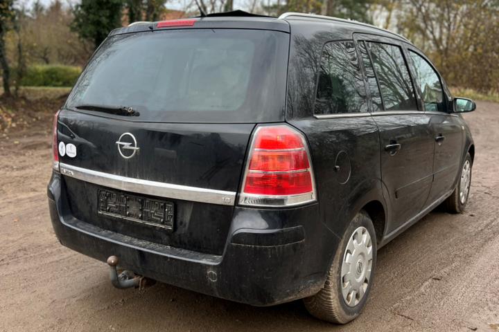 Sort Opel Zafira fra 2008