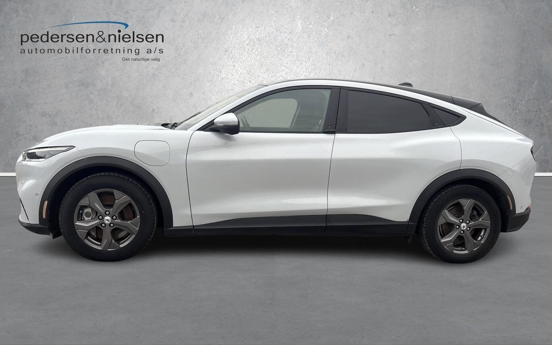 Ford Mustang Mach-E EL UR Premium 294HK 5d Aut.