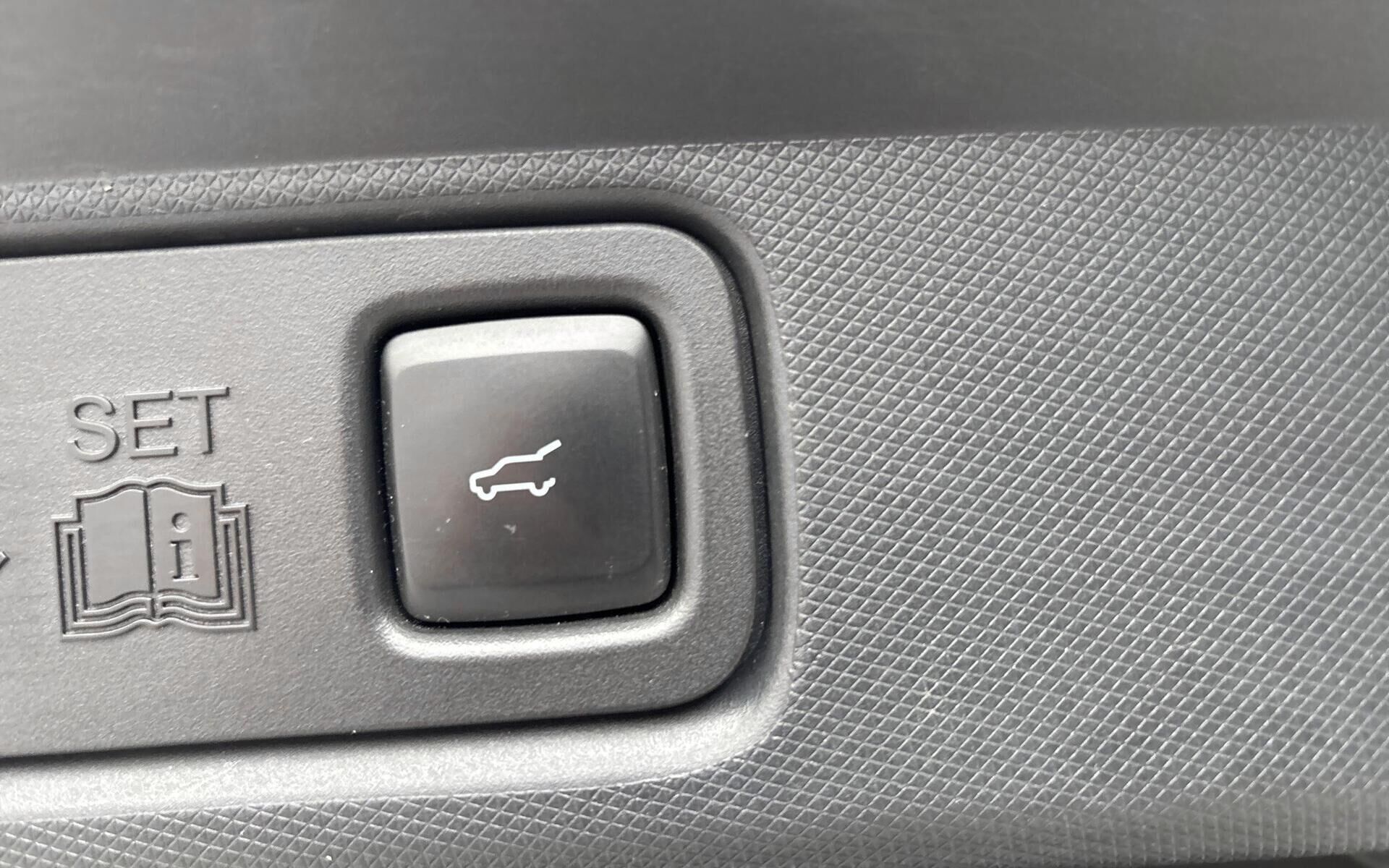 Grå Ford Mustang Mach-E fra 2022