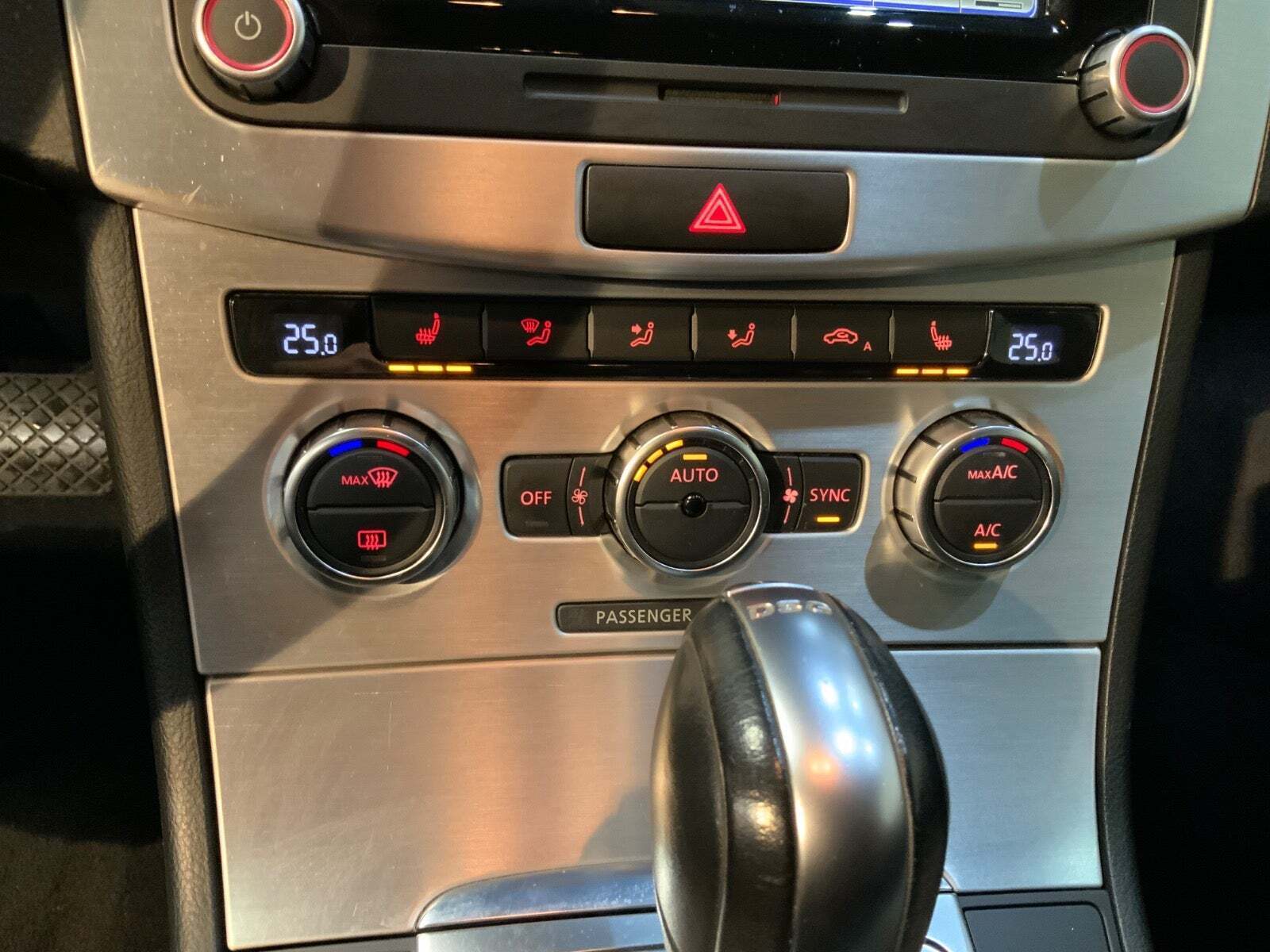 Sort VW Passat fra 2013