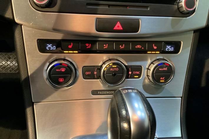 Sort VW Passat fra 2013