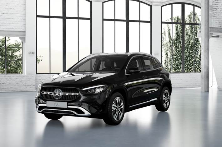 Sort Mercedes GLA200 fra 2025 set udefra