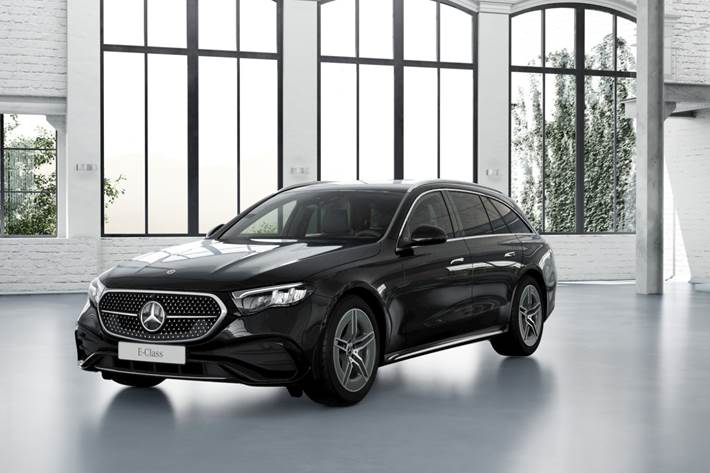 Sort Mercedes E220 d fra 2026 set udefra