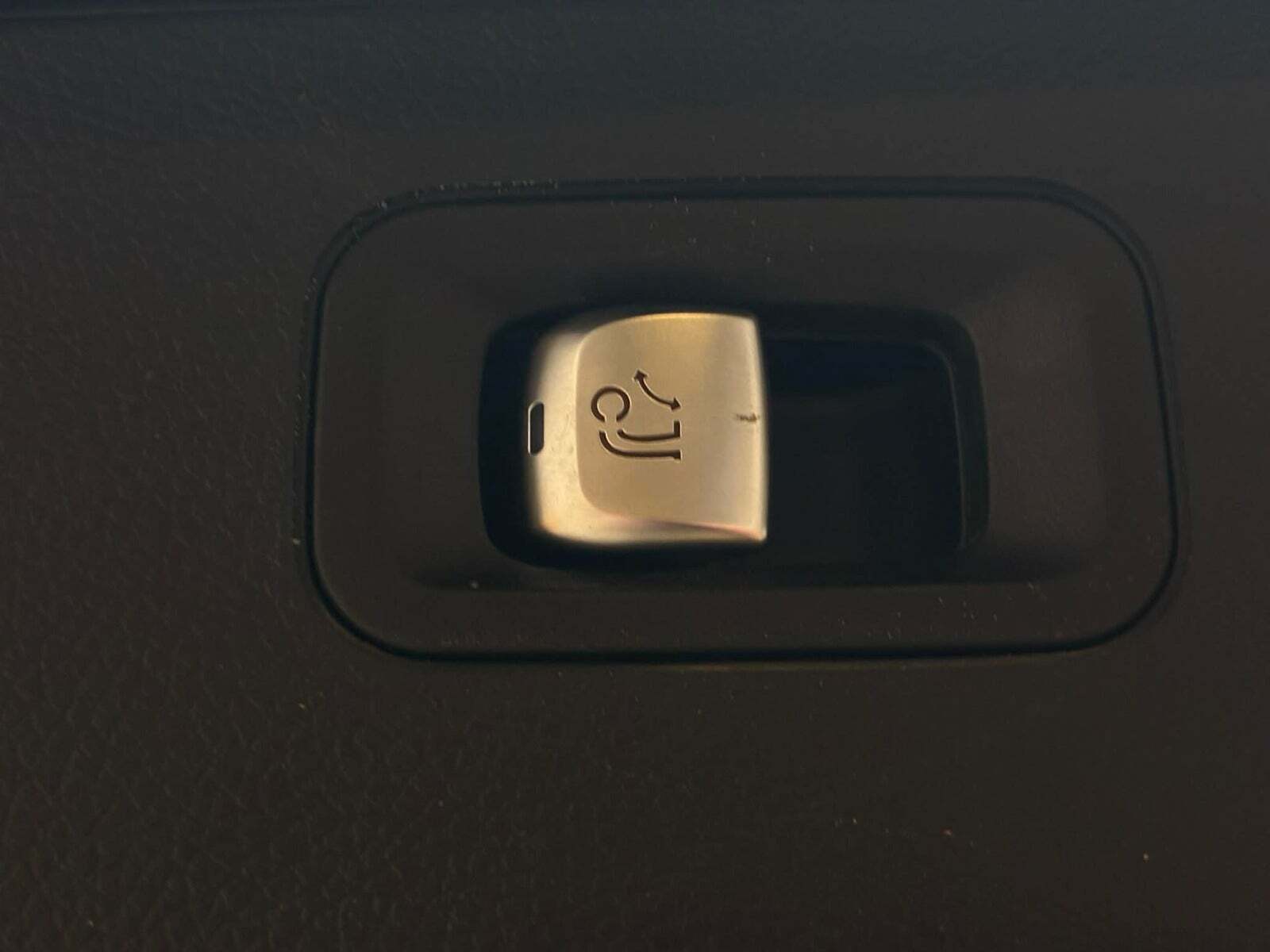 Sort Mercedes GLC300 e fra 2021