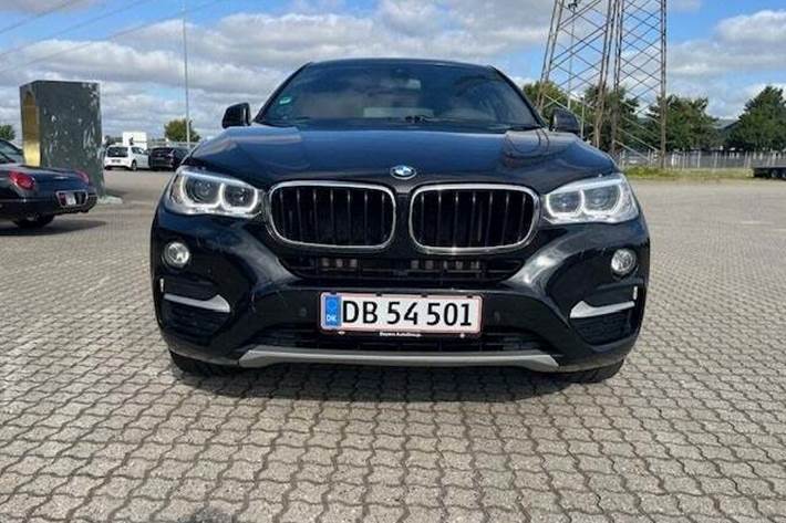Sort BMW X6 fra 2016
