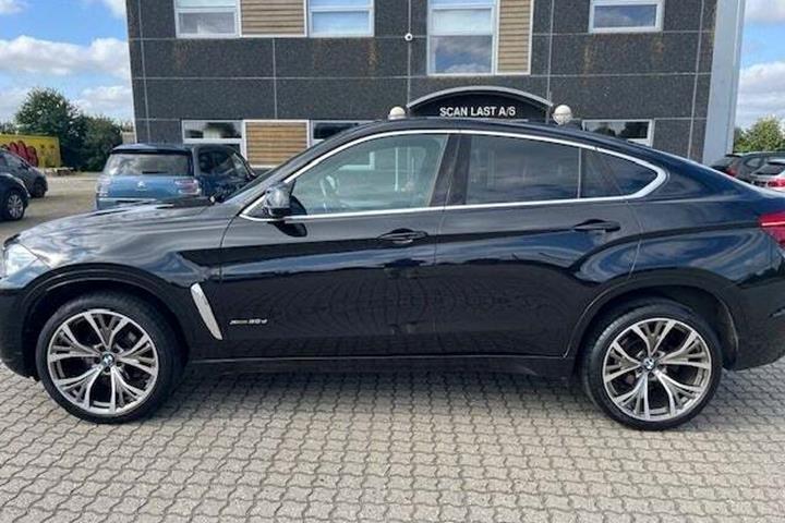 Sort BMW X6 fra 2016