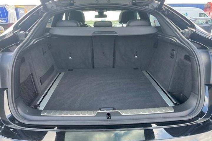 Sort BMW X6 fra 2016