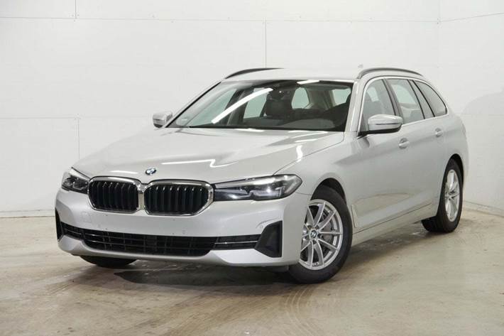 Sølv BMW 530d fra 2021