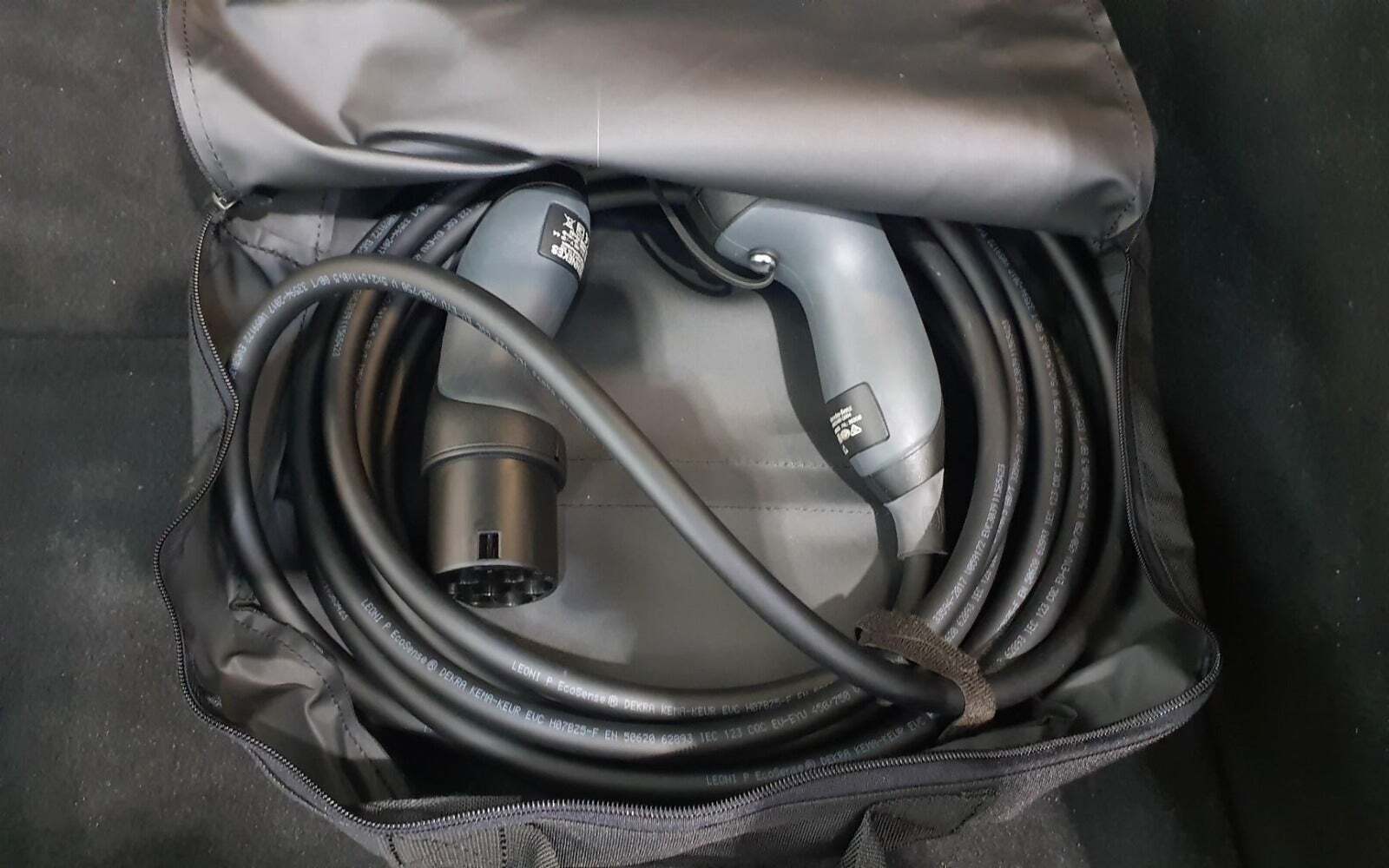 Sort Mercedes EQS450+ fra 2023