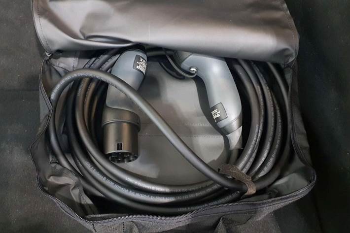 Sort Mercedes EQS450+ fra 2023