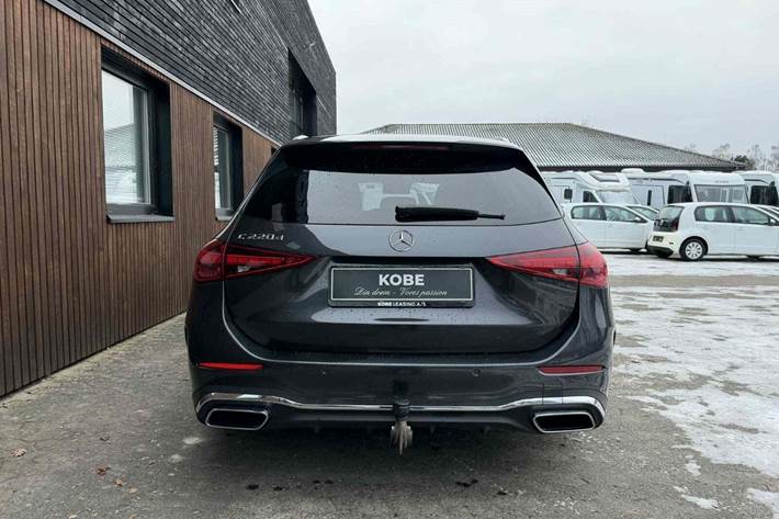 Grå Mercedes C220 d fra 2022