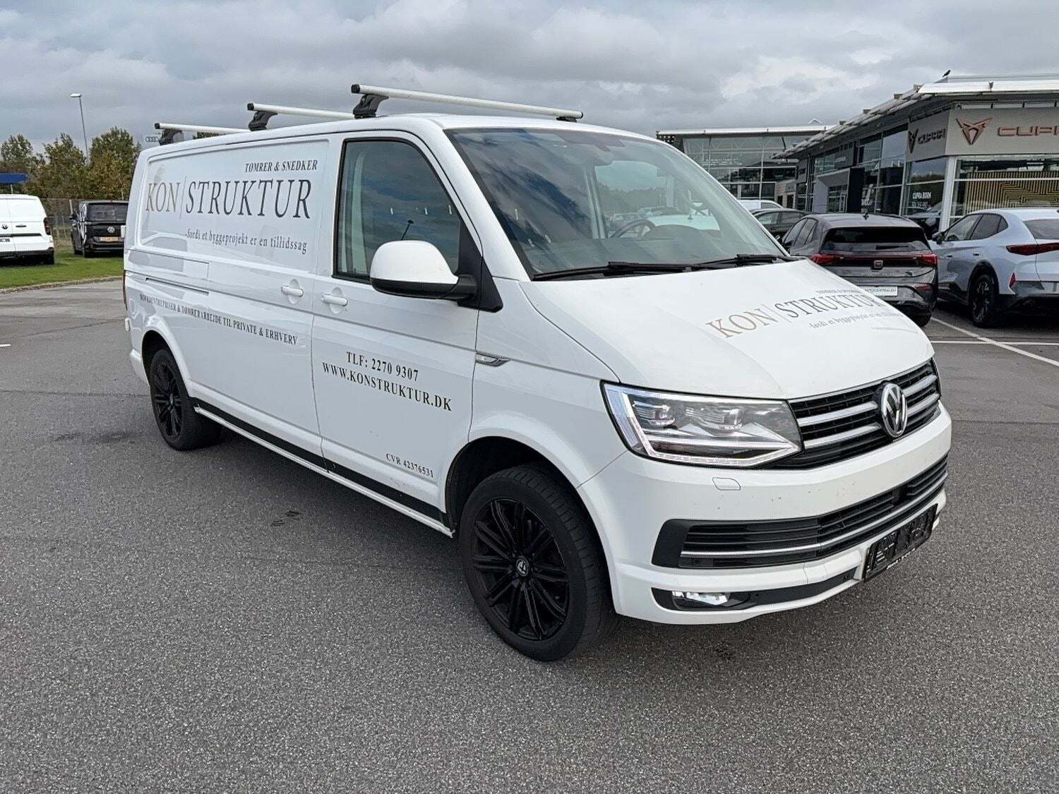 Gul VW Transporter fra 2018