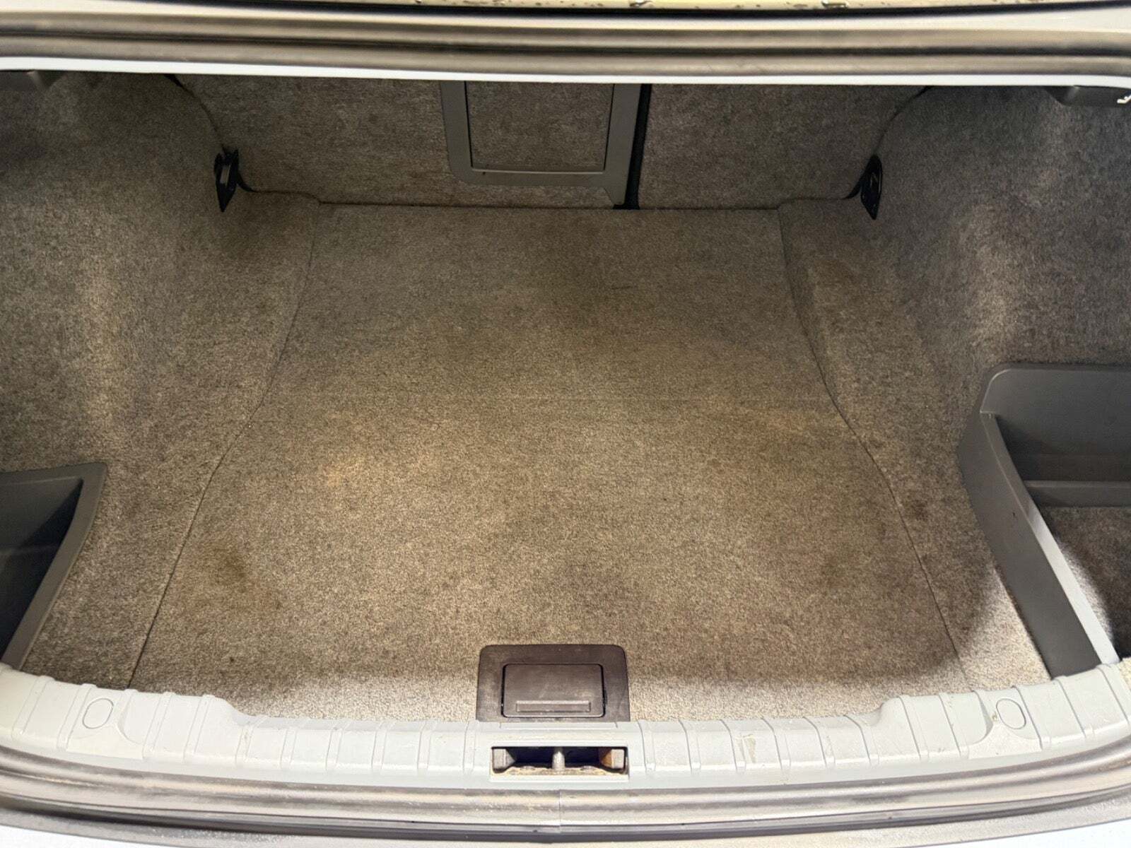 Sølv BMW 320d fra 2008