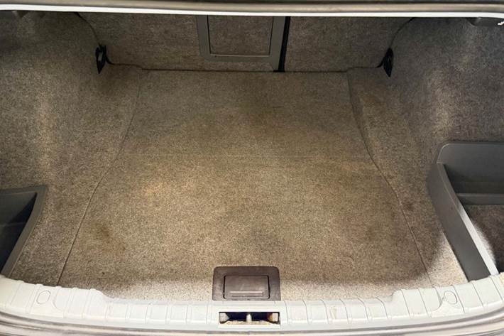 Sølv BMW 320d fra 2008