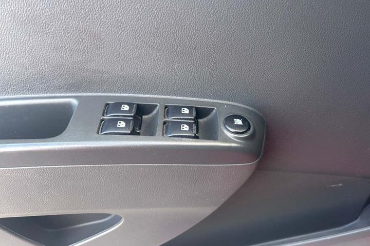 Rød Chevrolet Spark fra 2010