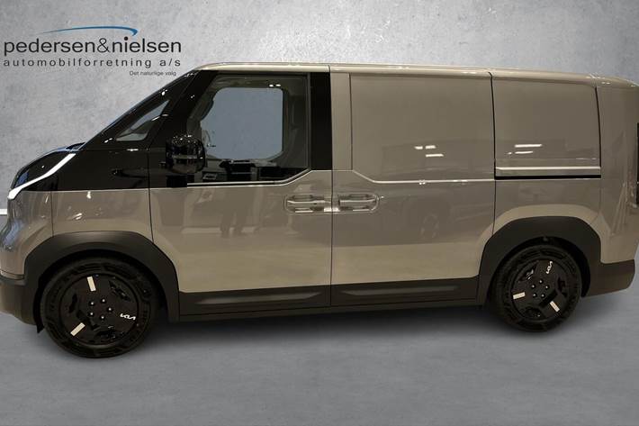 Grå Kia PV5 Cargo fra 2025 set udefra