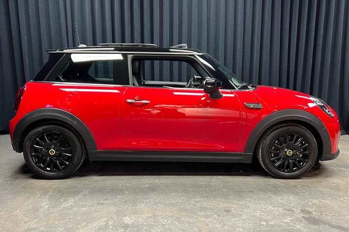 Rød Mini Cooper fra 2022