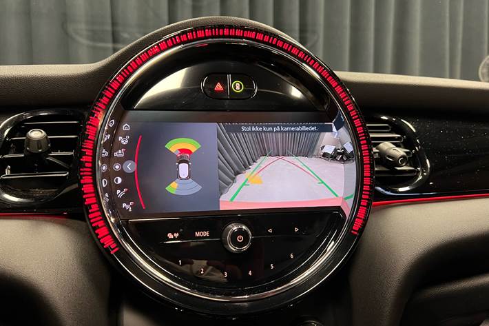 Rød Mini Cooper fra 2022