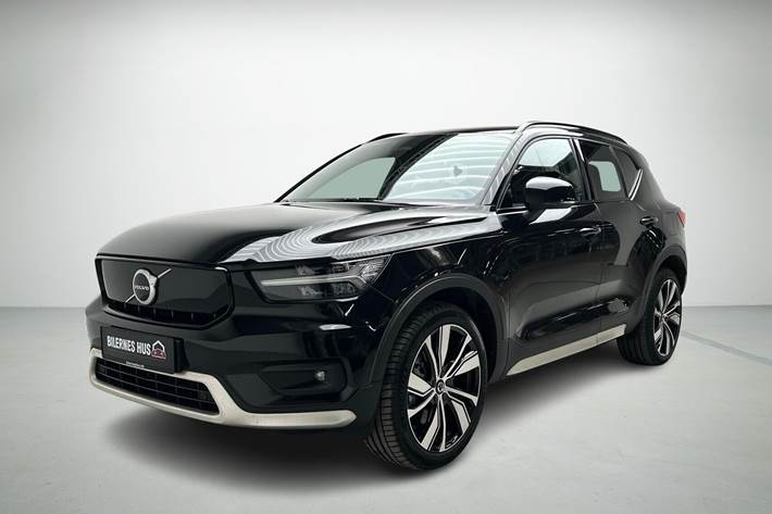 Sort Volvo XC40 fra 2020 set udefra