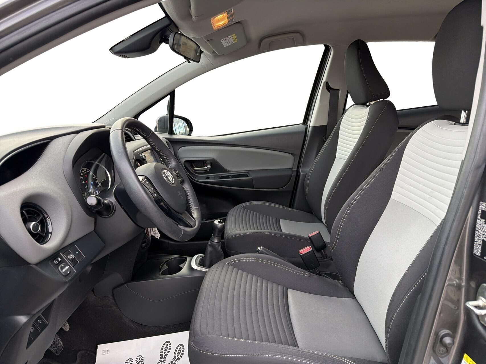 Toyota Yaris 1,0 VVT-I T2 69HK 5d