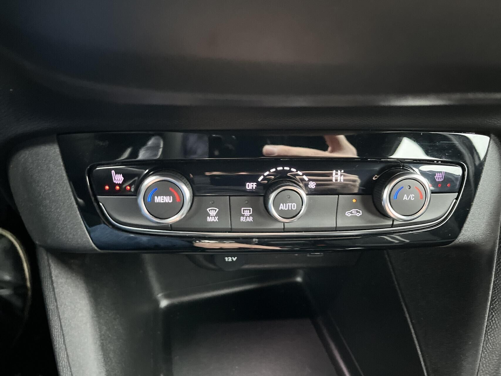 Sort Opel Corsa-e fra 2024