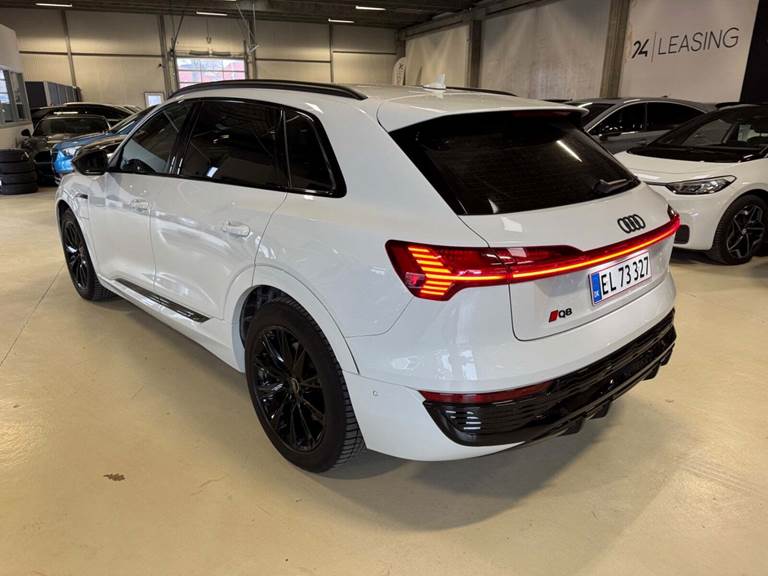Audi Q8 e-tron 55 S-line Black Edition quattro